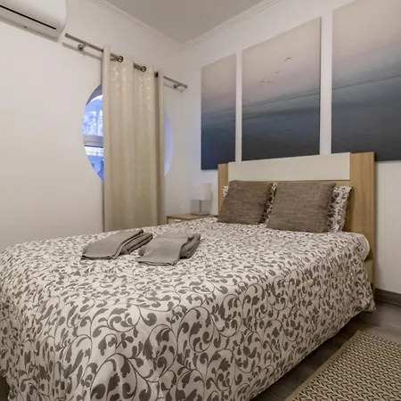 Διαμέρισμα Cozy Flat Near Oura